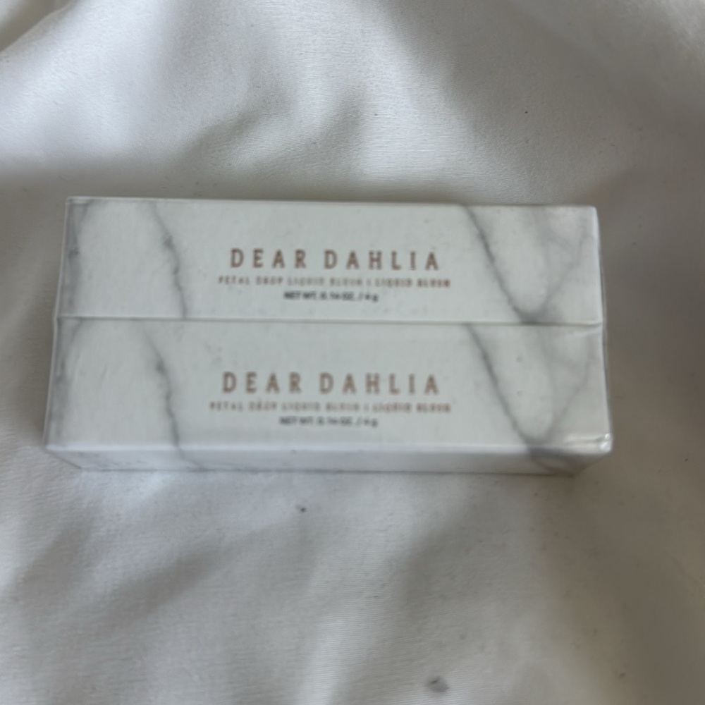 🌸 Dear Dahlia Petal Drop Liquid Blush in Barely and Dreamy NWT